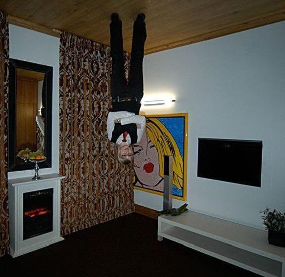 Номер Стандарт Трехместный, Hip