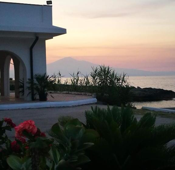 استودیوی استاندارد با چشم‌انداز دریا, Acquasanta Europaclub