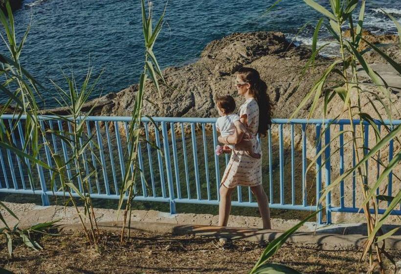 استودیوی استاندارد با چشم‌انداز دریا, Acquasanta Europaclub
