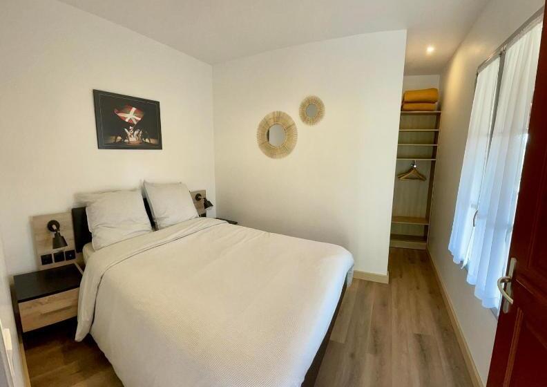 Quarto Estandar, Chambres Zazpiak