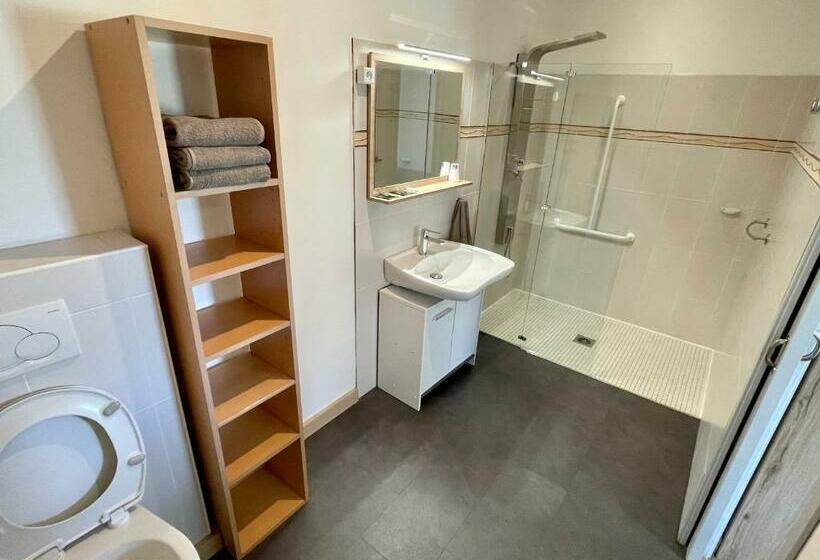 Номер Стандарт Трехместный, Chambres Zazpiak