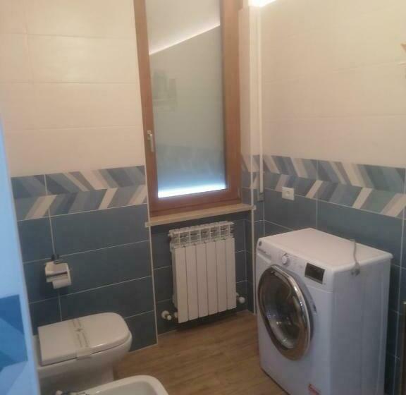 اتاق استاندارد چهار تخته, Emmanueli65 Fronte Clinica Per 5 Matrimoniale 2 Singoli 1 Divano Letto