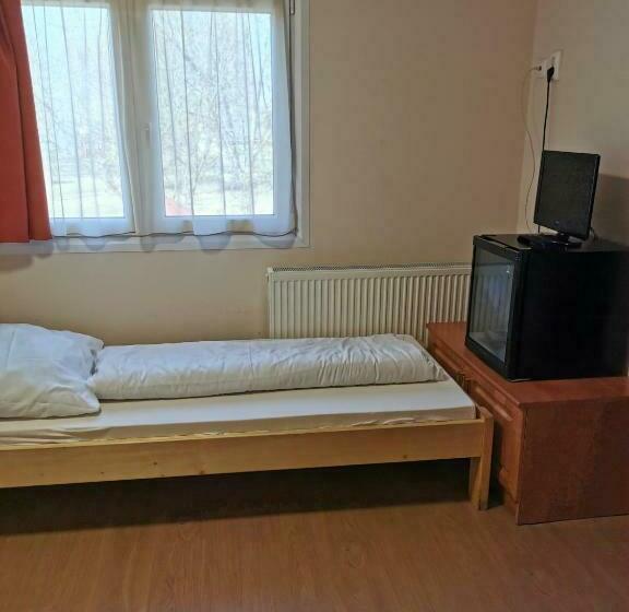 スタンダードトリプルルーム, Strand Motel, Vígadó Csárda
