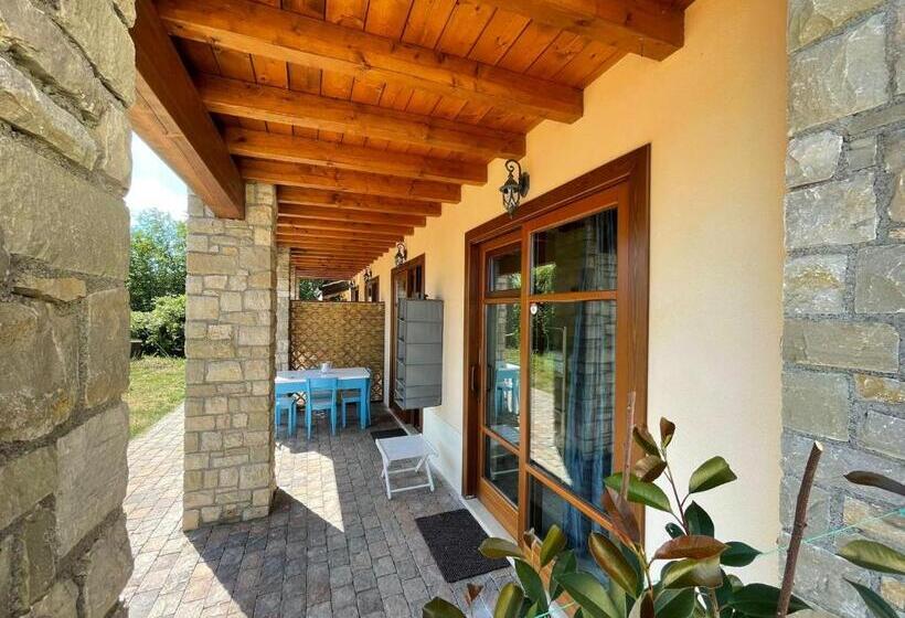 ファミリールーム, La Fiocchina   Magic Place   Apartments & Studios In Garda Lake   Countryside Farmhouse, Inside The