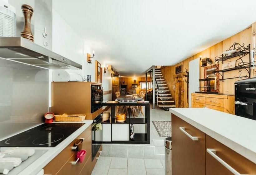 1-Schlafzimmer-Haus, Farmhouse With 4 Bedrooms 4 Bathrooms Private Parking Sauna Terrace