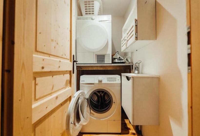 1-Schlafzimmer-Haus, Farmhouse With 4 Bedrooms 4 Bathrooms Private Parking Sauna Terrace