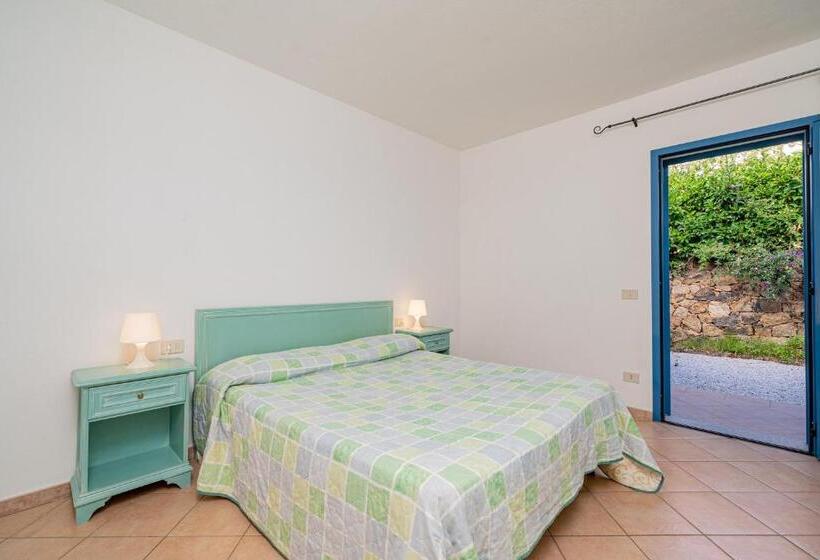 Апартаменты 2 Спальни, Apartments In Residence With Swimming Pool In Cala Girgolu