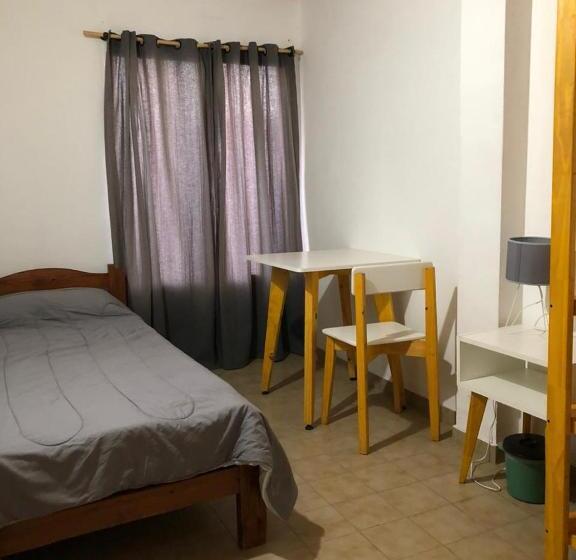 Quarto Individual Basic, El Faro Hostel