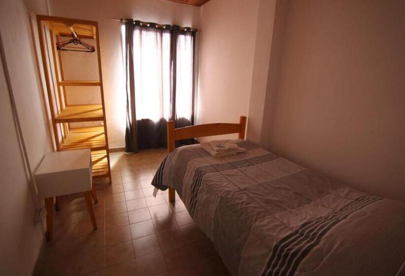 חדר יחיד בסיסי, El Faro Hostel