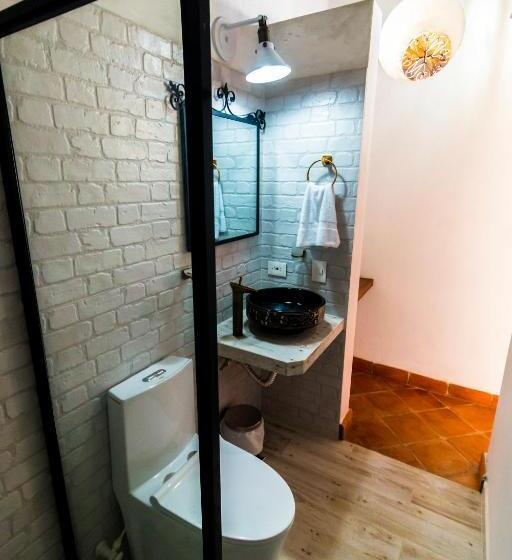 اتاق استاندارد سه نفره, Bohemia Hotel Boutique