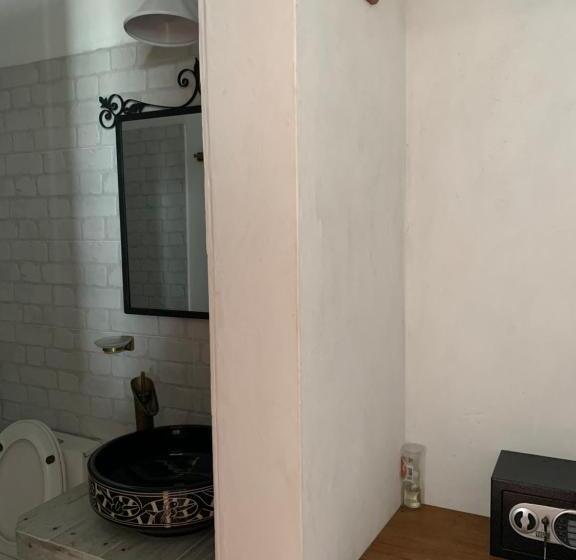اتاق استاندارد سه نفره, Bohemia Hotel Boutique