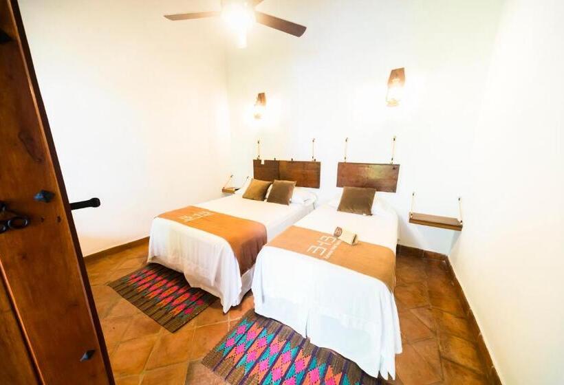 اتاق استاندارد سه نفره, Bohemia Hotel Boutique