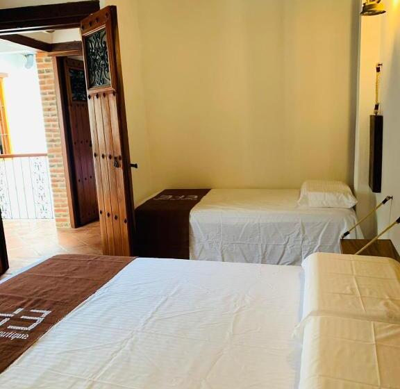 اتاق استاندارد سه نفره, Bohemia Hotel Boutique