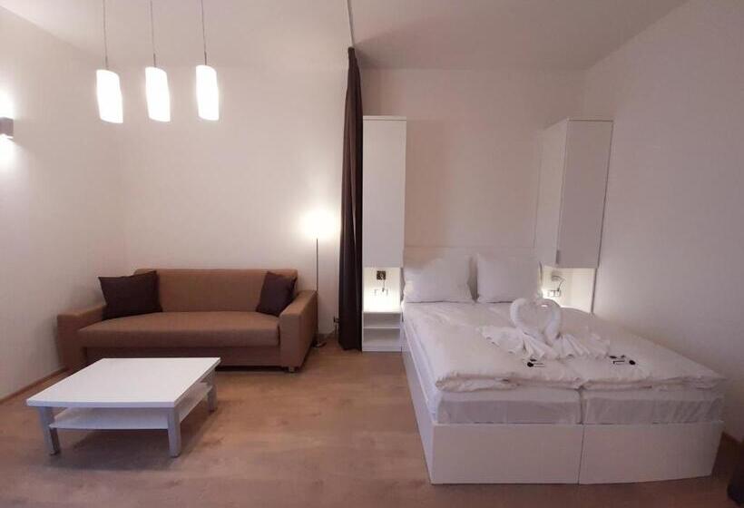 스탠다드 스튜디오, Residence Mariánská