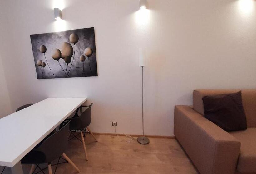 استودیوی استاندارد, Residence Mariánská