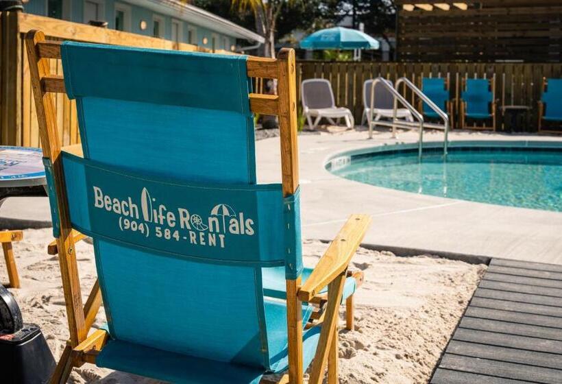 Люкс Deluxe Кровать Кинг, Salt Air Inn & Suites