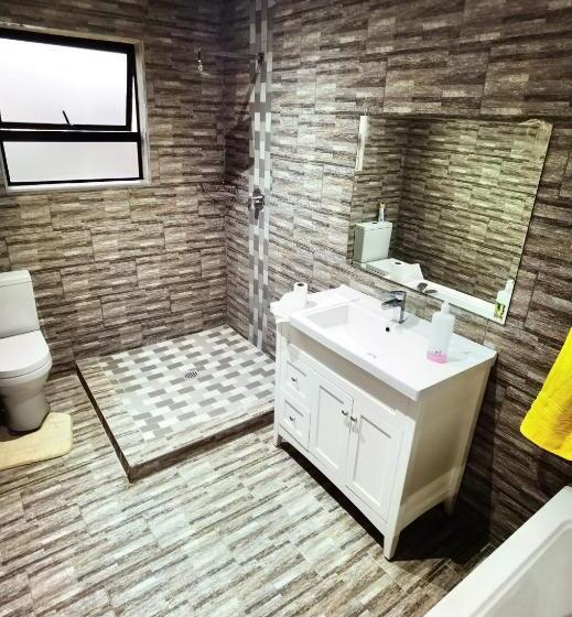 デラックススタジオ, Fountain Beach House Ikhaya