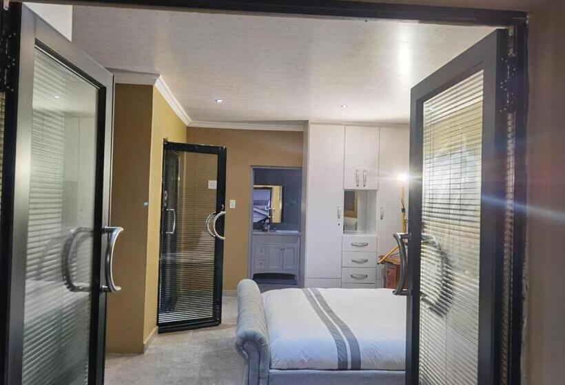 デラックススタジオ, Fountain Beach House Ikhaya