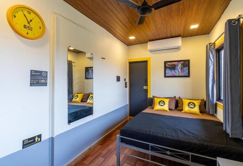 디럭스 룸, The Hosteller Lonavala
