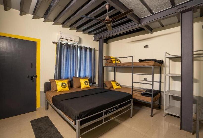 정원 전망 4인용 스탠다드 룸, The Hosteller Lonavala