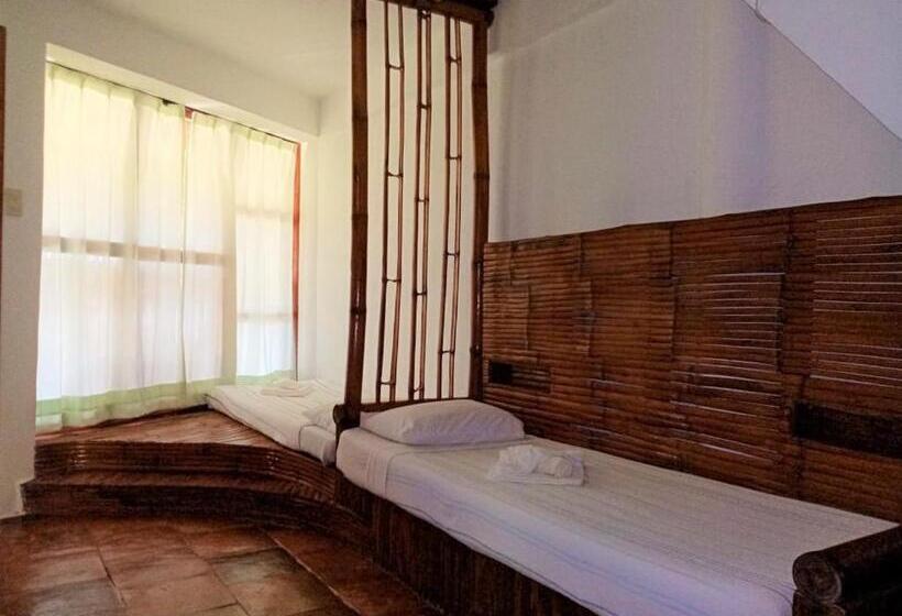 اتاق خانوادگی با چشم‌انداز جانبی دریا, Villa Marmarine Beach Resort & Restaurant