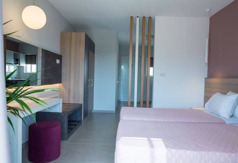 Quarto Superior Vista Jardim, Gelli Apartments