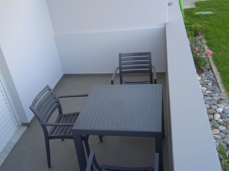 Júnior Suíte Vista Jardim, Gelli Apartments