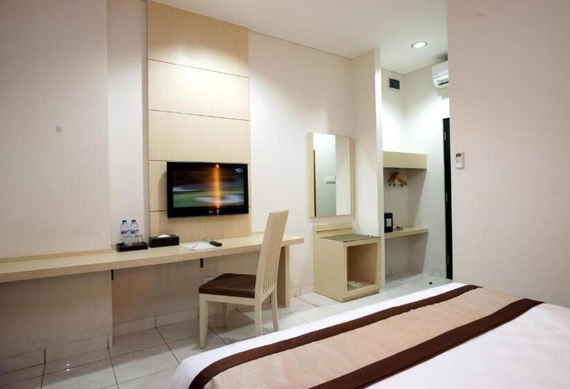 Quarto Superior, 88   Mangga Besar Viii Jakarta By Wh
