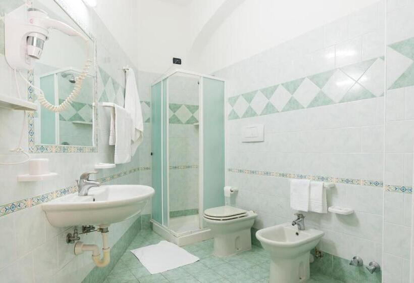 اتاق خانوادگی, B&b Verde