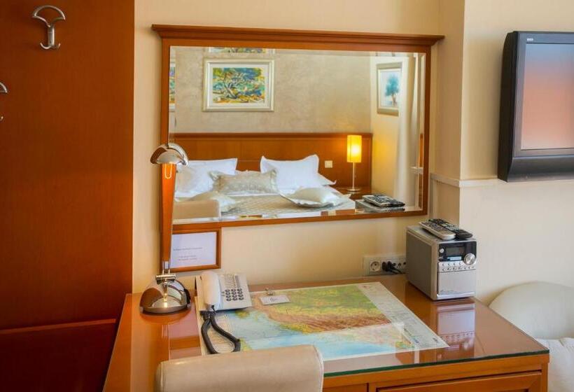 Номер Superior с Балконом, Royal Suites