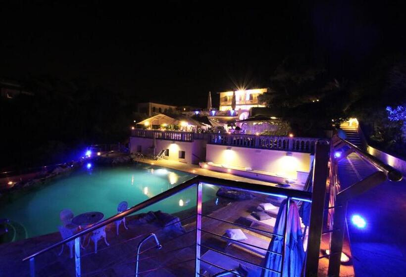 اتاق استاندارد چهار تخته با چشم‌انداز دریا, Villa Margherita