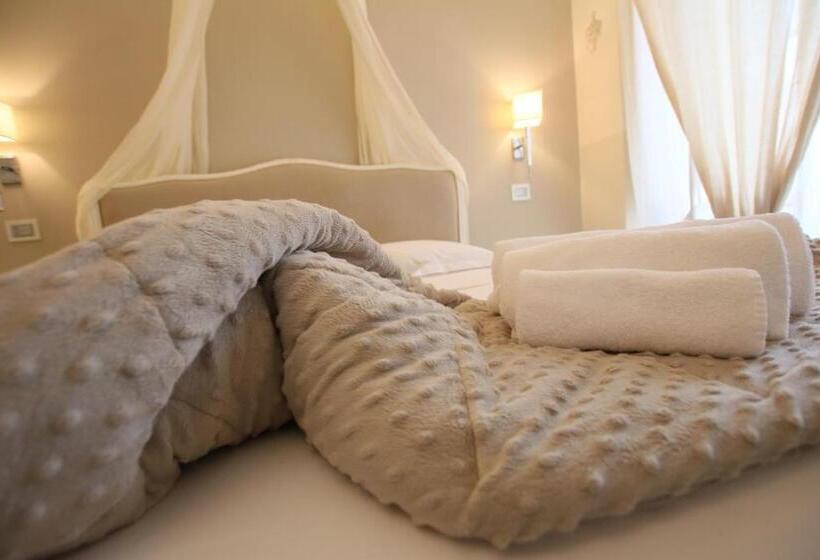 اتاق اساندارد با چشم‌انداز جانبی به دریا, Villa Margherita
