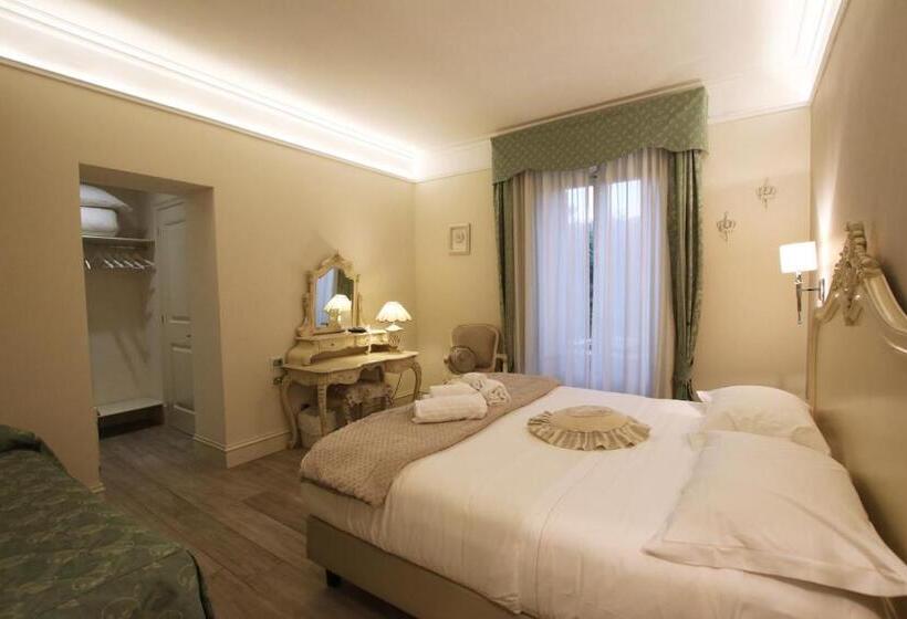 اتاق استاندارد سه نفره با چشم‌انداز کنار دریا, Villa Margherita