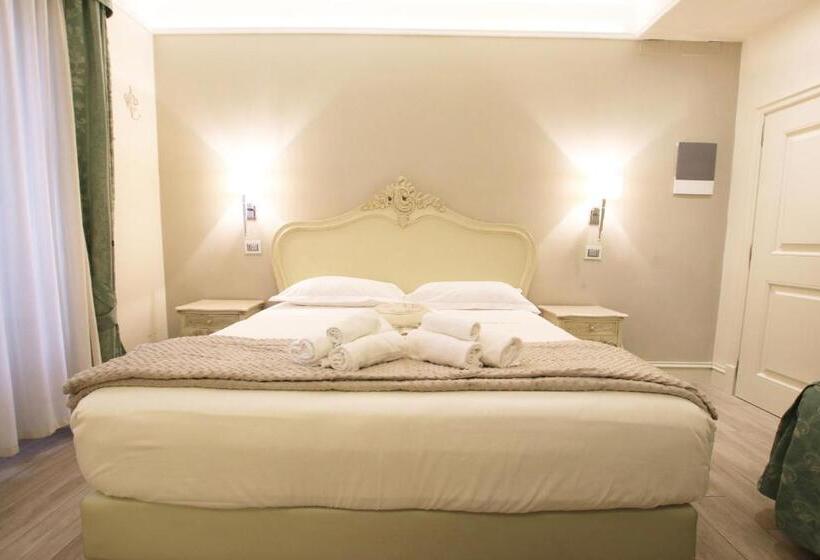 اتاق استاندارد سه نفره با چشم‌انداز کنار دریا, Villa Margherita