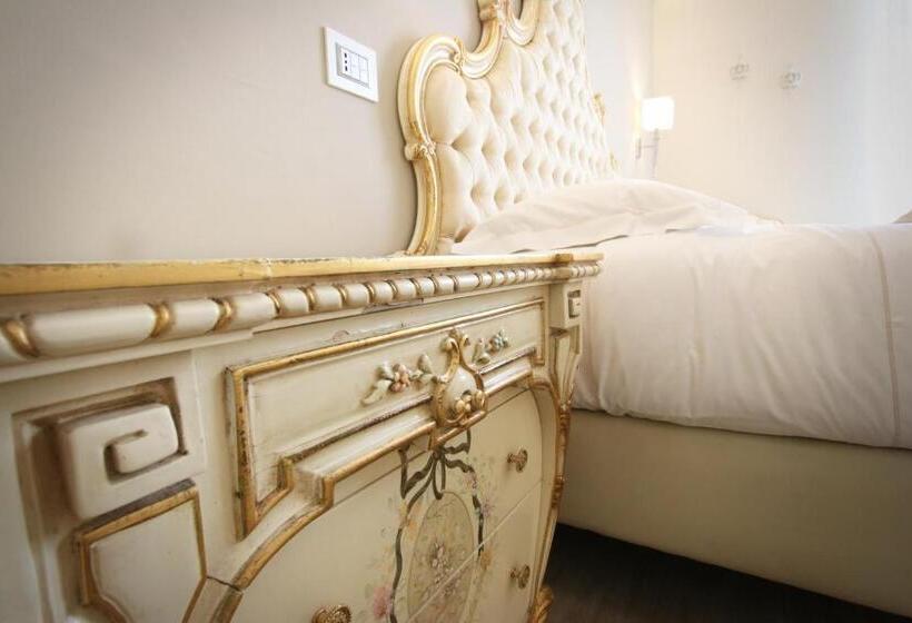 اتاق استاندارد چهار تخته با چشم‌انداز دریا, Villa Margherita