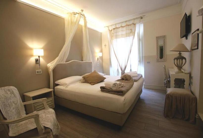 اتاق اساندارد با چشم‌انداز جانبی به دریا, Villa Margherita