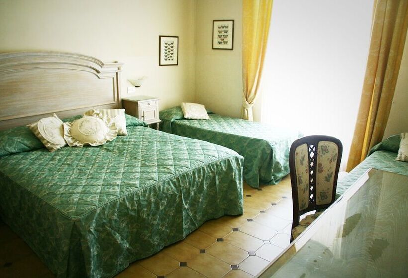 اتاق کلاسیک چهارنفره, Villa Margherita