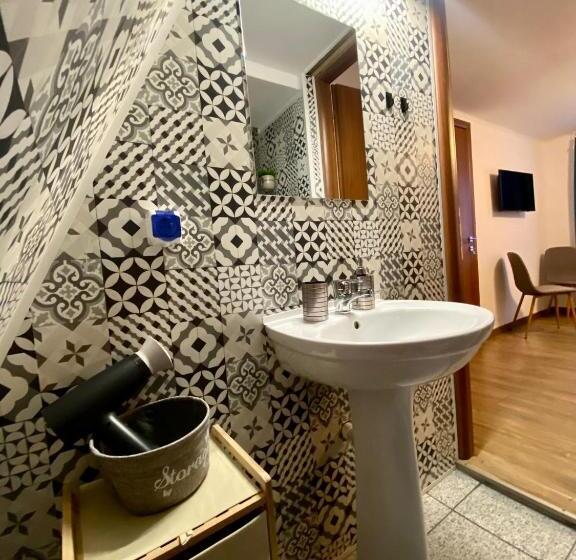 اتاق استاندارد چهار تخته, Restaurant Pensiunea Carmen
