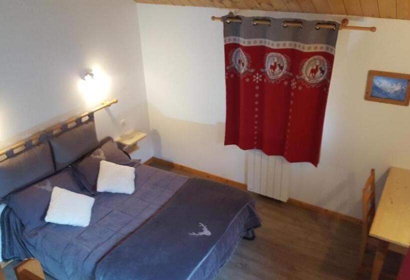 家庭山景房, Auberge Du Clot