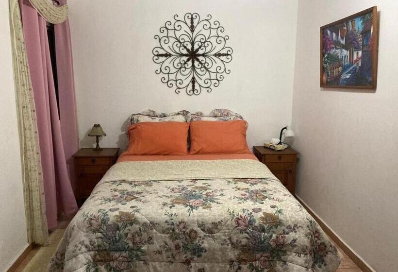 اتاق استاندارد چهار تخته, Hostal Casa Blanca