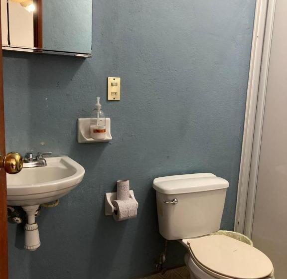 اتاق لوکس, Hostal Casa Blanca