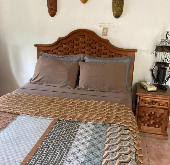 اتاق استاندارد با سرویس بهداشتی مشترک, Hostal Casa Blanca