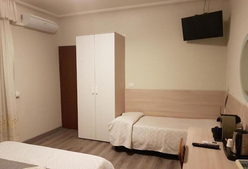 Номер Стандарт Трехместный, Albergo Paradiso