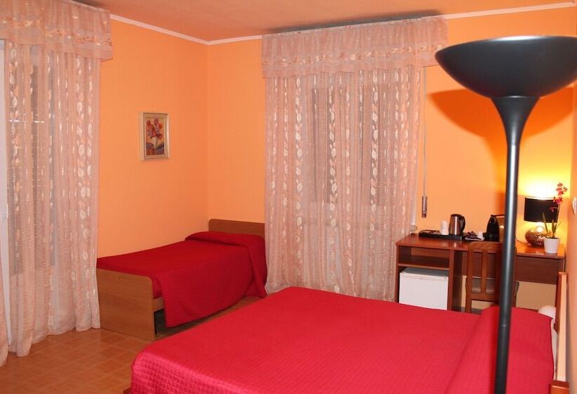 Четырехместный Номер Стандарт, Albergo Paradiso