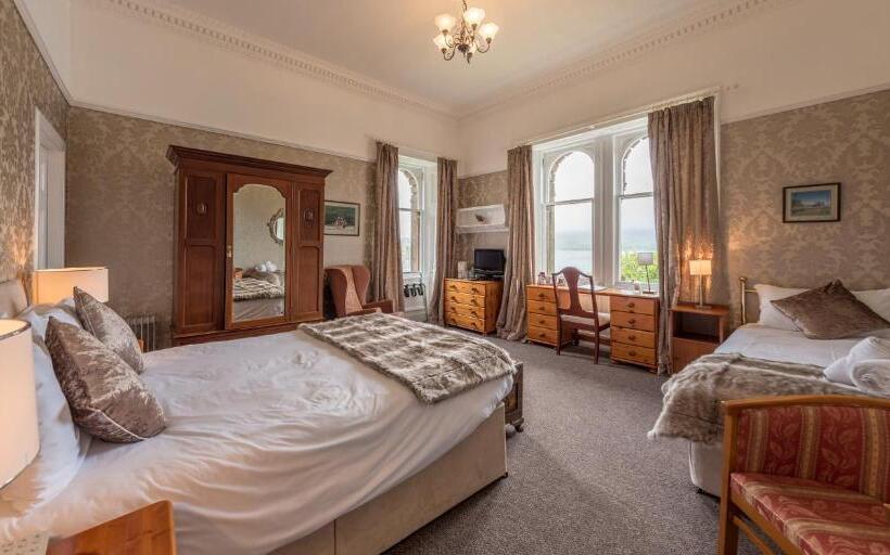 اتاق سوپریور با چشم‌انداز دریا, Craigard House