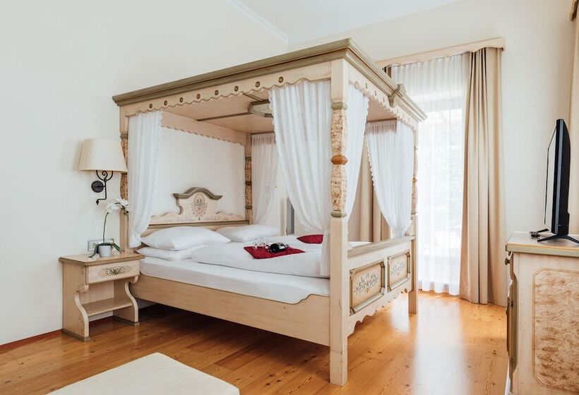 سوییت جونیور, De France Wiesbaden City