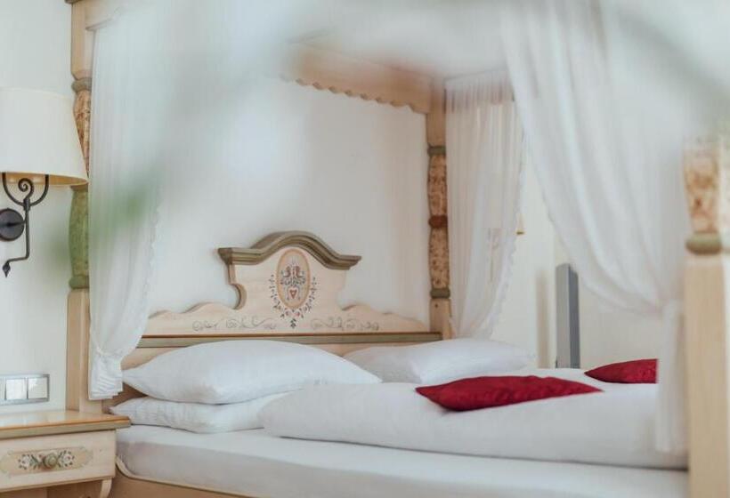 سوییت جونیور, De France Wiesbaden City