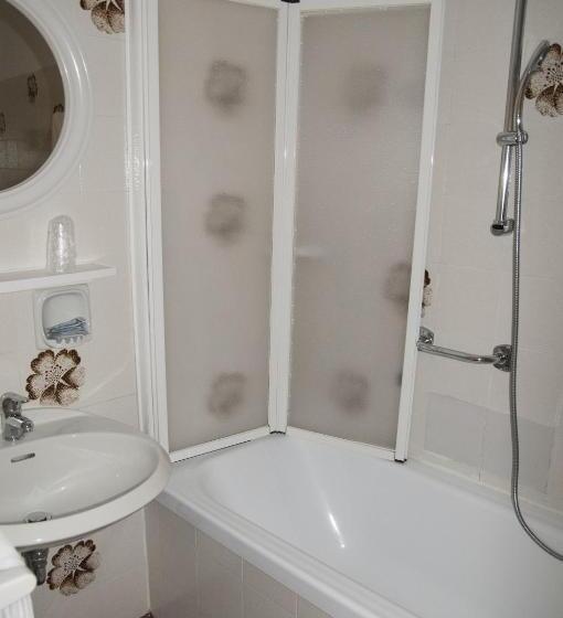 Standard Triple Room with Terrace, Garden