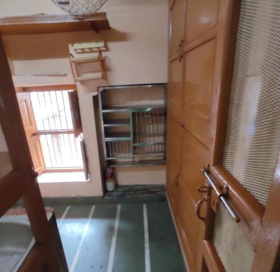 Quarto Deluxe, Heritage Homestay At Old City Near Holy Ganges