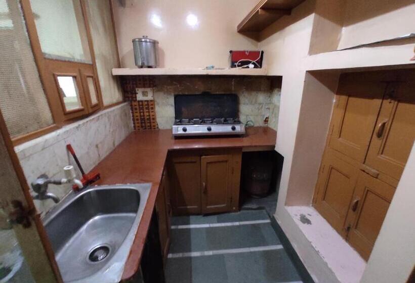 Quarto Estandar com Terraço, Heritage Homestay At Old City Near Holy Ganges